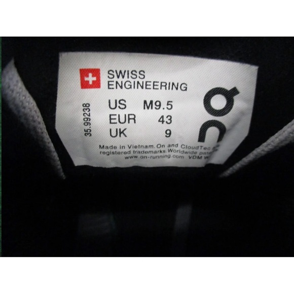 On Running Cloudflow Mens Size 9.5 Black Gray White Comfort Shoes Sneakers - Picture 12 of 13